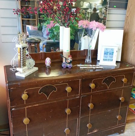 vintage-dresser