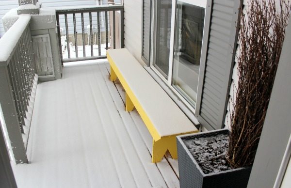 Snowfall-on-Front-Porch