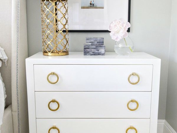 bedroom-white-gold-decor
