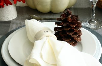 WHITE-GREY-AND-LINEN-PLACESETTING