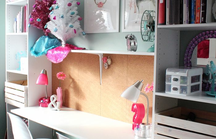 BUILT-IN-DESK-AND-SHELVES
