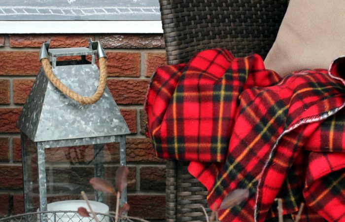 LANTERN-PLAID-THROW-OUTSIDE-WINTER1