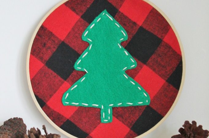 DIY-Tree-Holiday-Hoop-Using-A-Plaid-Shirt-682x1024