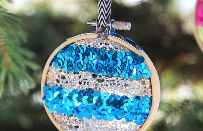 Merry-Bright-Embroidery-Hoop-Ornaments-2A-Pretty-Life