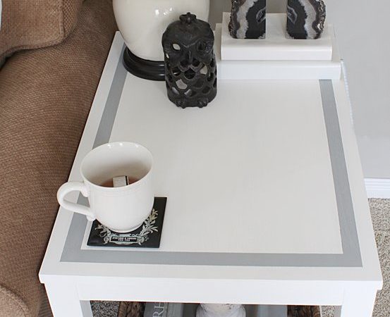 chalky-paint-stripe-table-DIY