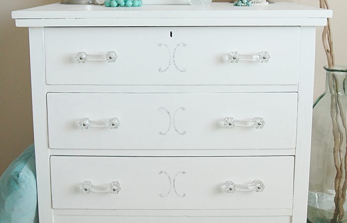 painted-dresser-chalky-finish-paint