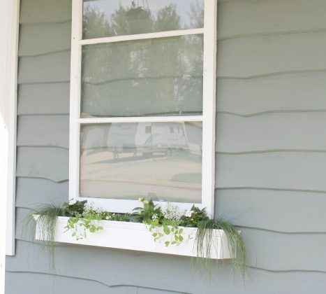 12-Vintage-Window-Flower-Box-467x700