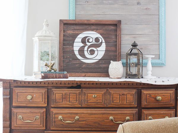 wood-slat-sign-with-ampersand-painted-on-it-23