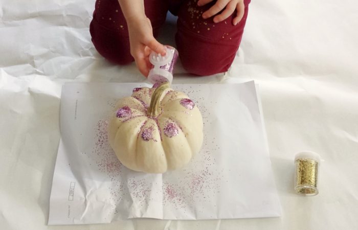 pumpkin_decorating_discovering_parenthood2
