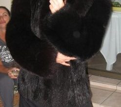 leigh-partying-mink