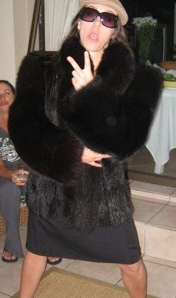 leigh-partying-mink