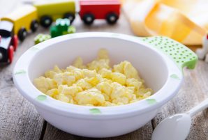 First Foods for Babies: A SavvyMom Infographic