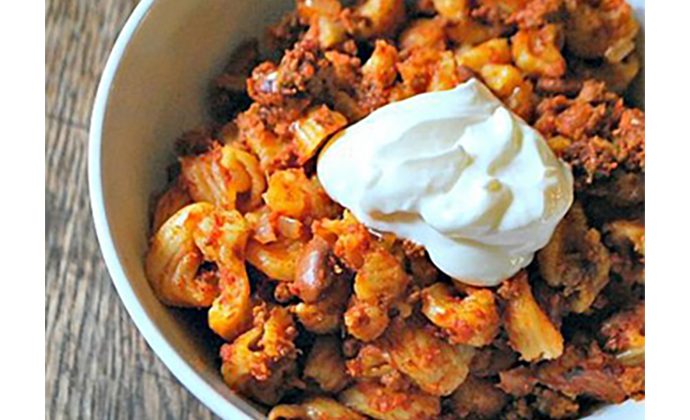 Slow Cooker Chili Mac and Cheese