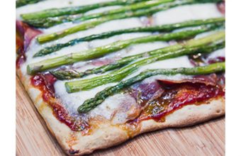 Roasted Asparagus and Prosciutto Pizza
