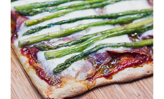 Roasted Asparagus and Prosciutto Pizza