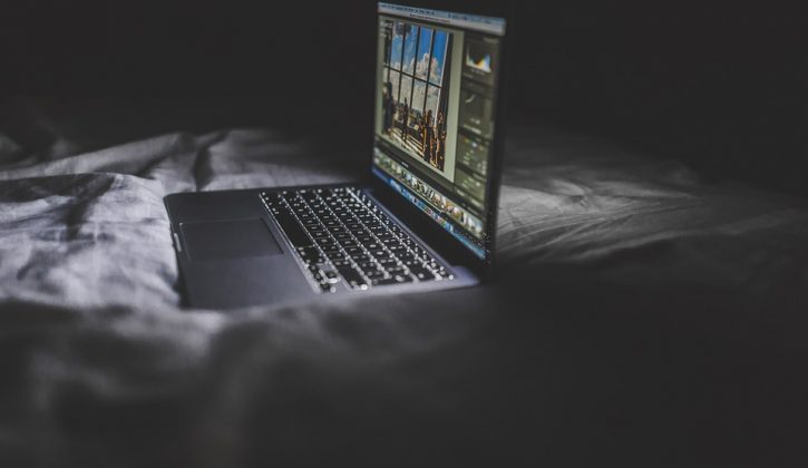 macbook-925856_960_720