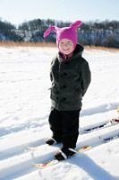 Child_on_cross_country_skis