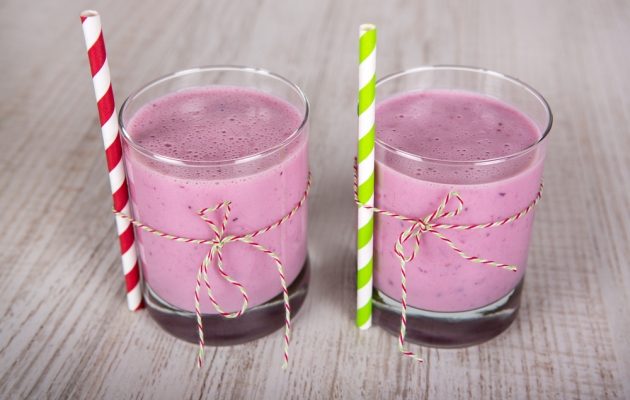 kids_berry_smoothies