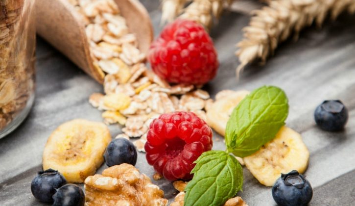 5 Simple and Healthy Snacks your kids will love to eat feature