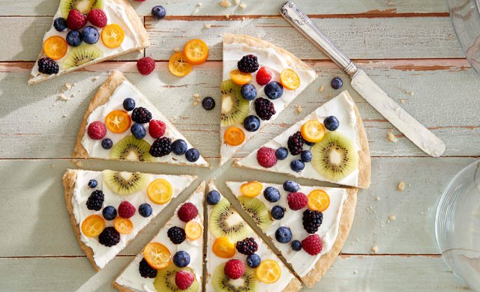 fruity cookie pizza